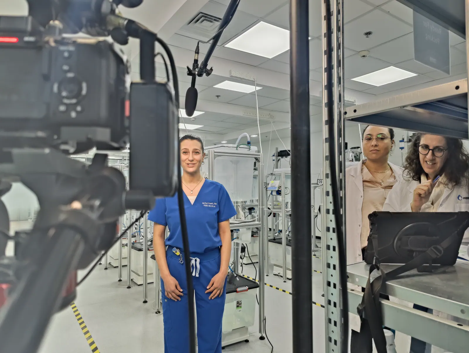 מאחורי הקלעים בצילום סרטון שירות בפייז מדיקל